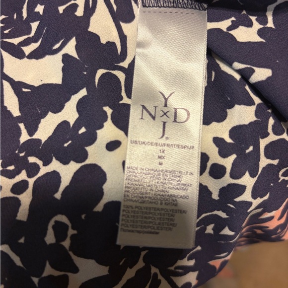 NYDJ Blue/White Boxy Floral 3/4 Sleeve Tunic with Orange Design Bottom, Size: 1X - Picture 9 of 10